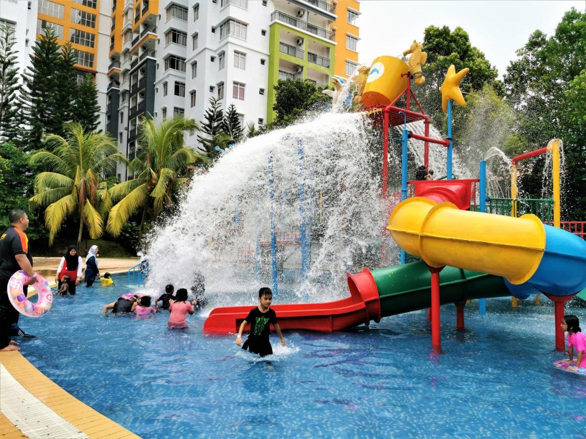 B - Lagoon Water Themepark Suite Melaka Town Exteriér fotografie