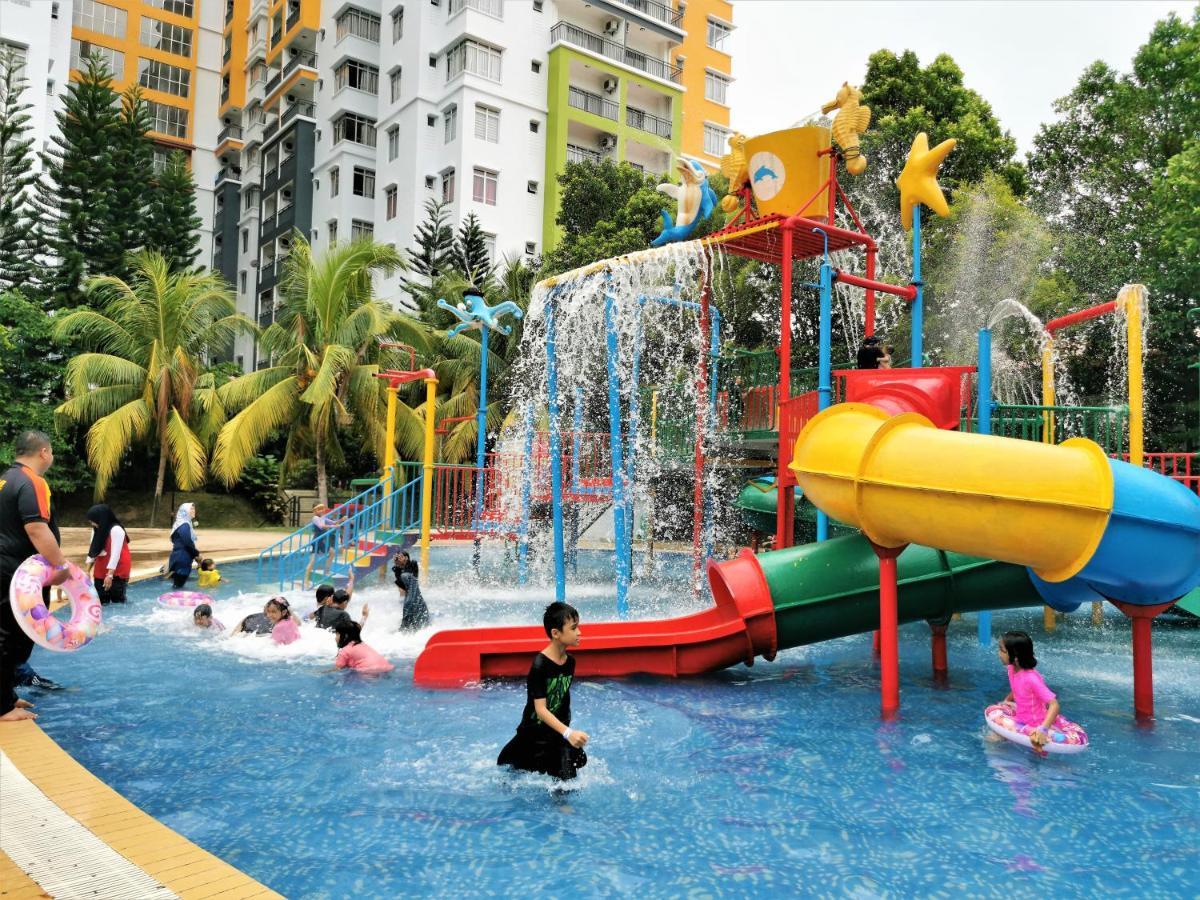 B - Lagoon Water Themepark Suite Melaka Town Exteriér fotografie